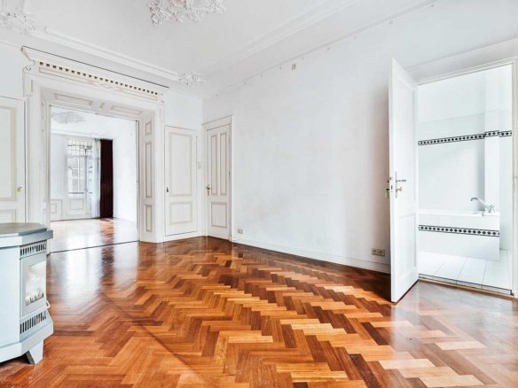 Three-bedroom with garden
